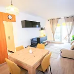 Litoral - Millet 2 9 Only Families (adults Only) Cambrils